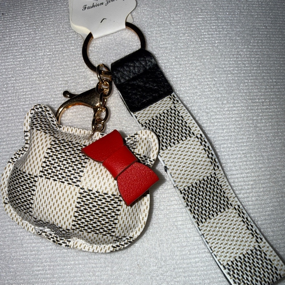 Luxury Beige & Black Checkered Board Hello Kitty Keychain/Purse Charm - Picture 4 of 7